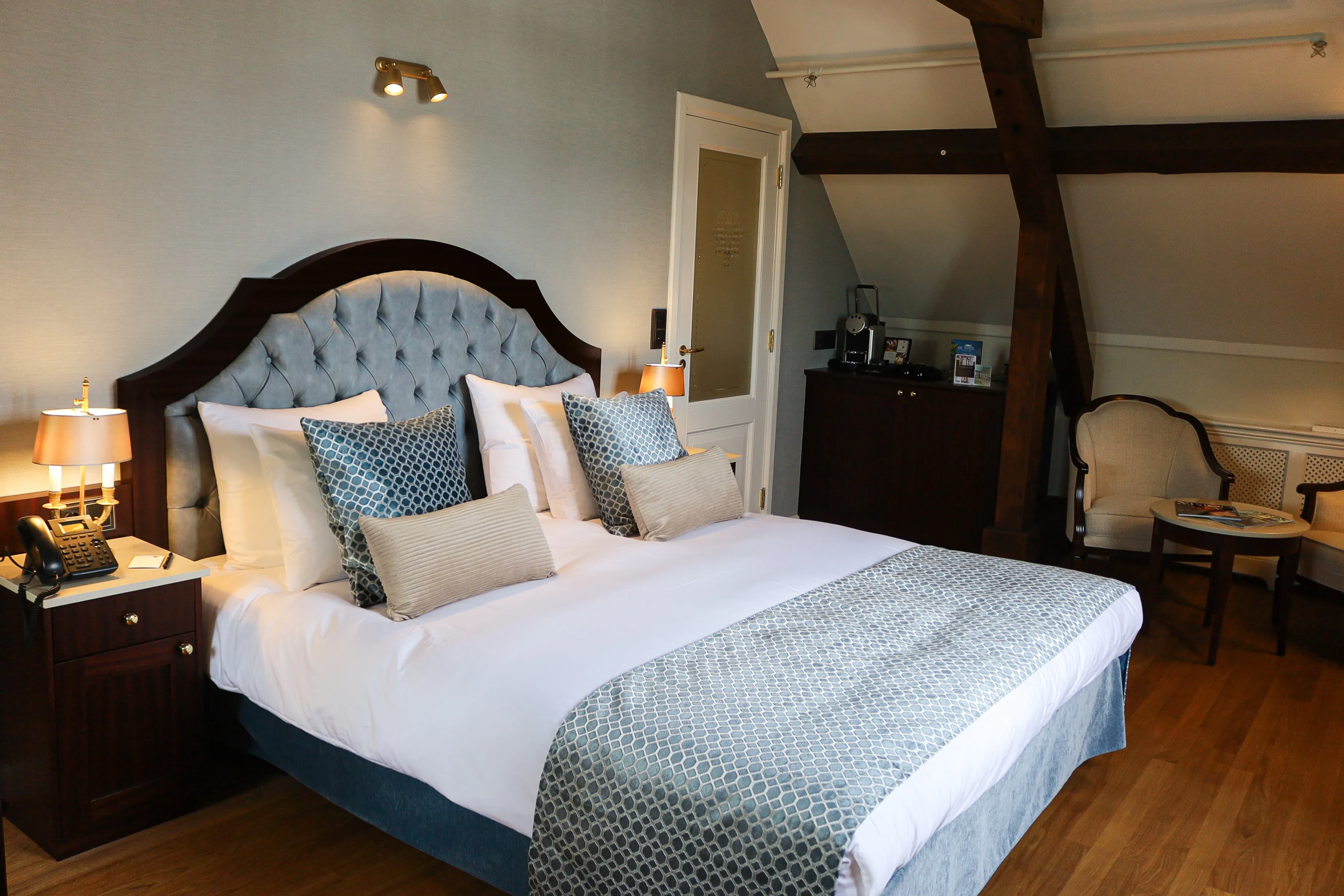 A king-size bed in the Luxury Room at Grand Hotel Karel V in Utrecht
